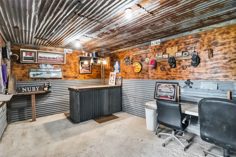 405 Old Highway 20 Highway McDade, TX 78650
