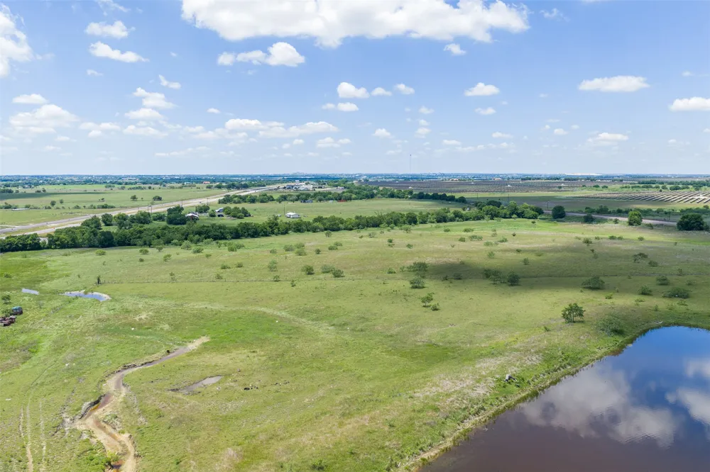 4 HWY 36 Rogers, TX 76569