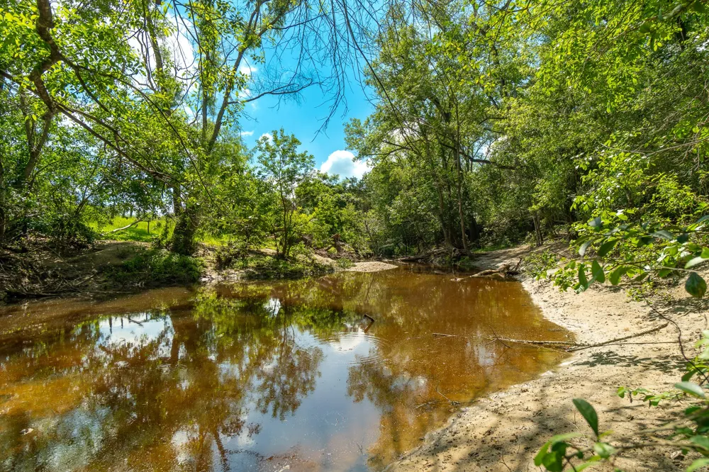 5018 Wolters Road Schulenburg, TX 78956