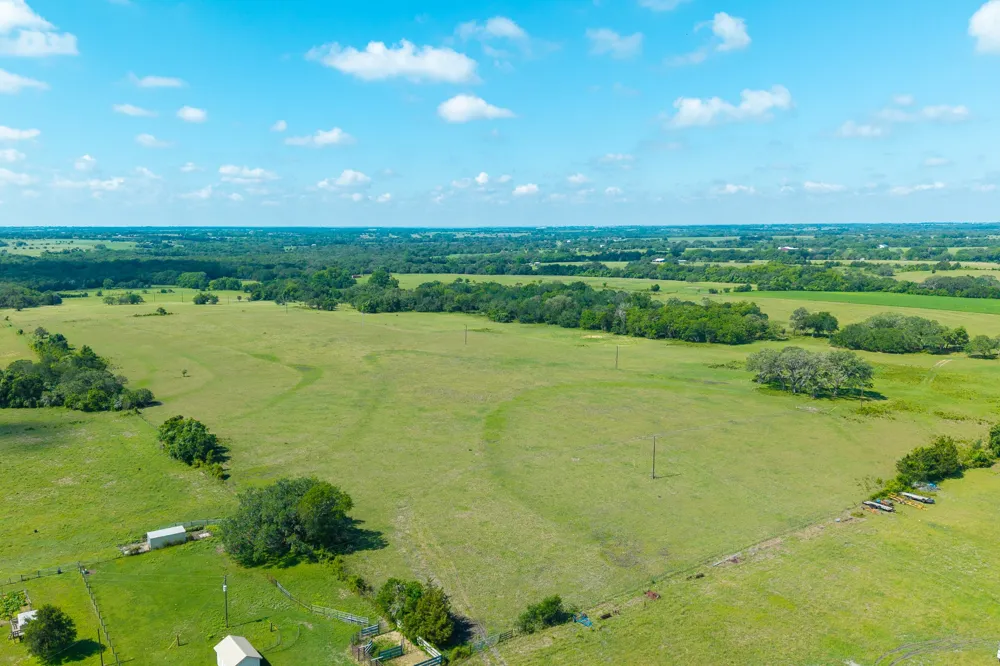 5018 Wolters Road Schulenburg, TX 78956
