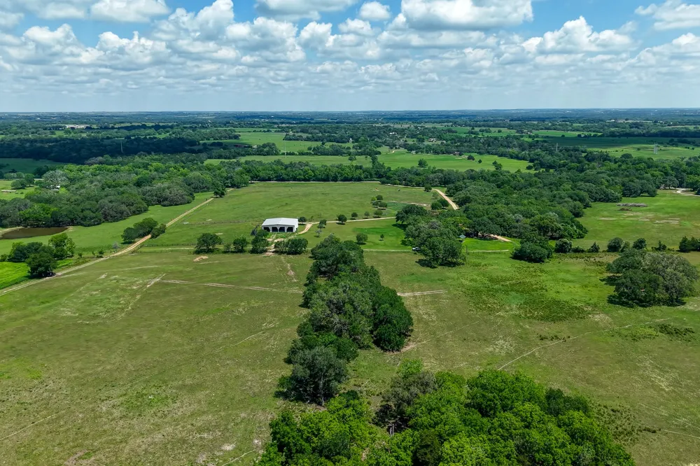 5018 Wolters Road Schulenburg, TX 78956