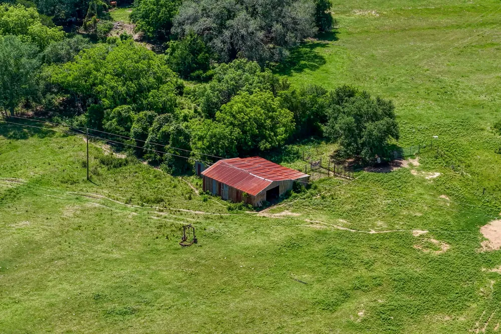 5018 Wolters Road Schulenburg, TX 78956