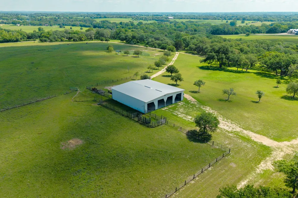 5018 Wolters Road Schulenburg, TX 78956
