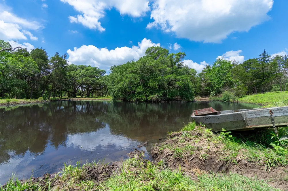 5018 Wolters Road Schulenburg, TX 78956