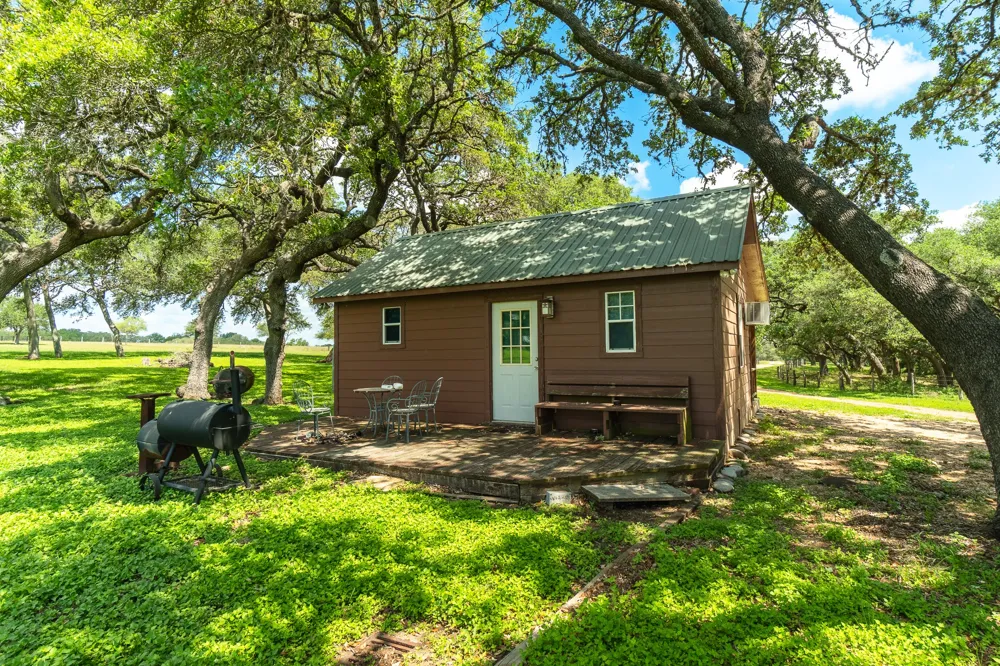 5018 Wolters Road Schulenburg, TX 78956