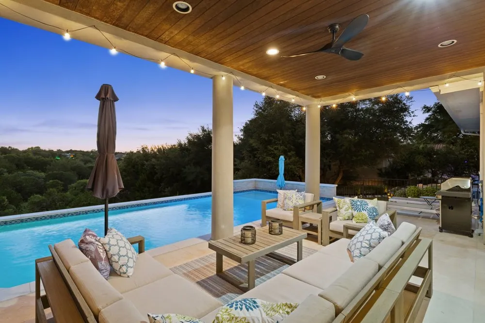 701 Hurst Creek Road Lakeway, TX 78734