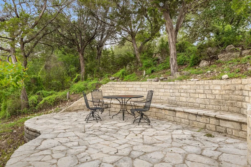 701 Hurst Creek Road Lakeway, TX 78734