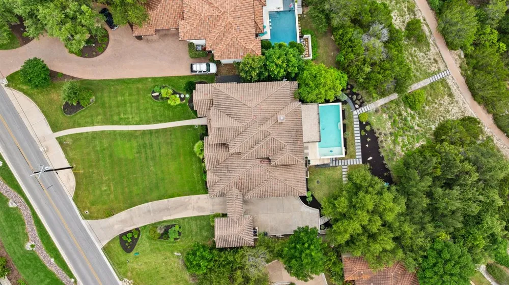 701 Hurst Creek Road Lakeway, TX 78734
