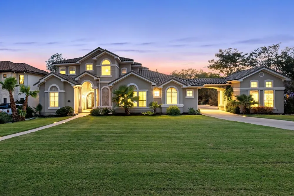 701 Hurst Creek Road Lakeway, TX 78734