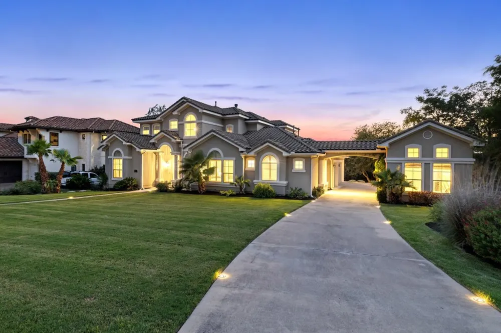 701 Hurst Creek Road Lakeway, TX 78734