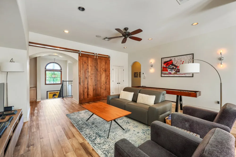 701 Hurst Creek Road Lakeway, TX 78734