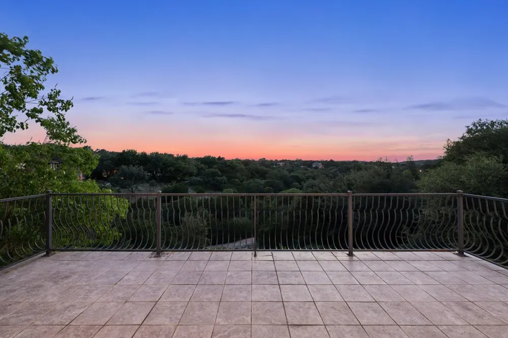 701 Hurst Creek Road Lakeway, TX 78734