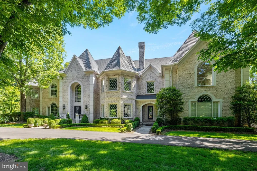 10010 HIGH HILL PLACE Great Falls, VA 22066