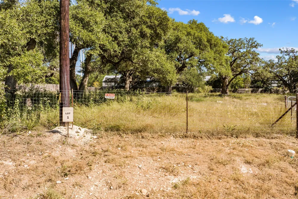 1420 Greenlawn Parkway Blanco, TX 78606