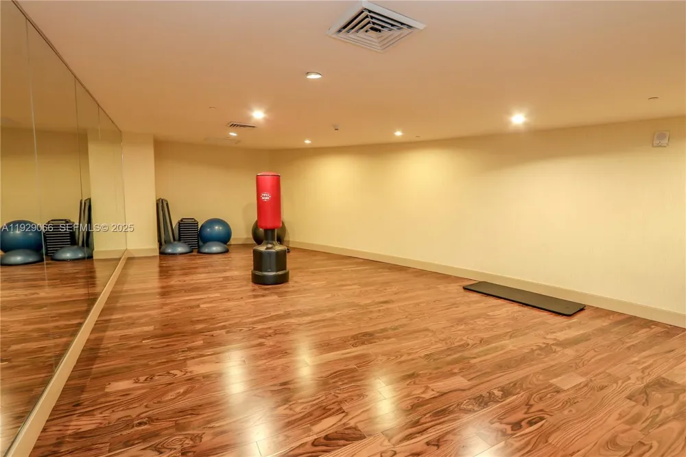 50 Biscayne Blvd #503 Miami, FL 33132