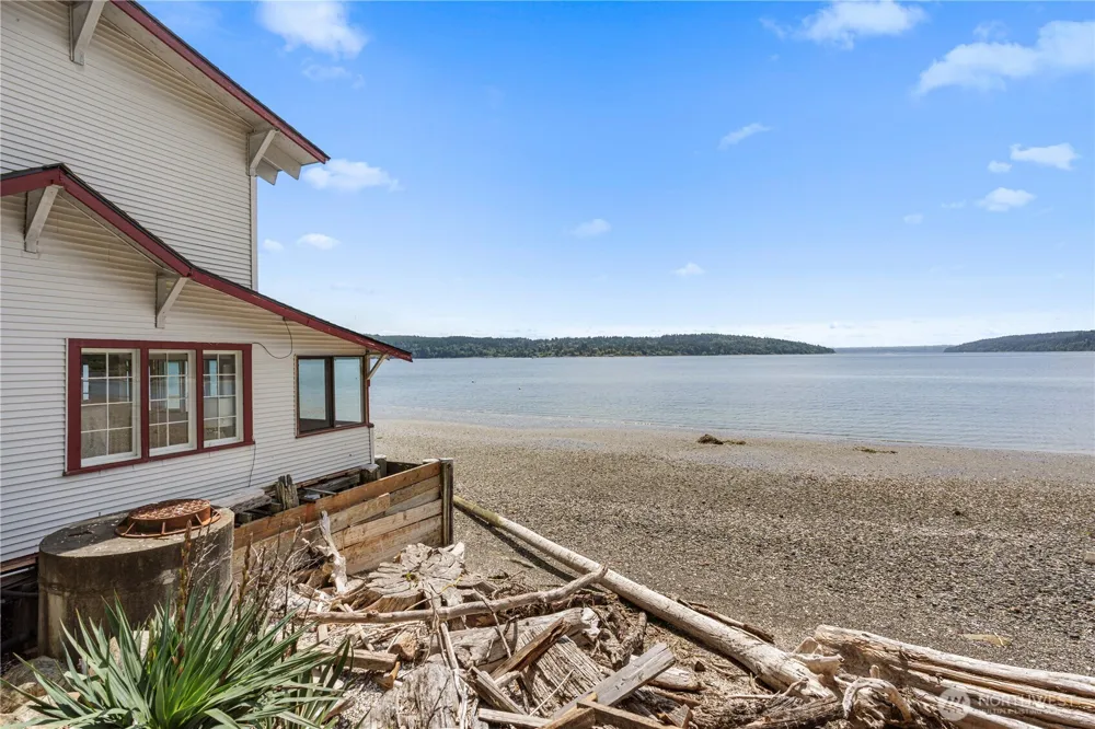 24186 Vashon Highway SW Vashon, WA 98070