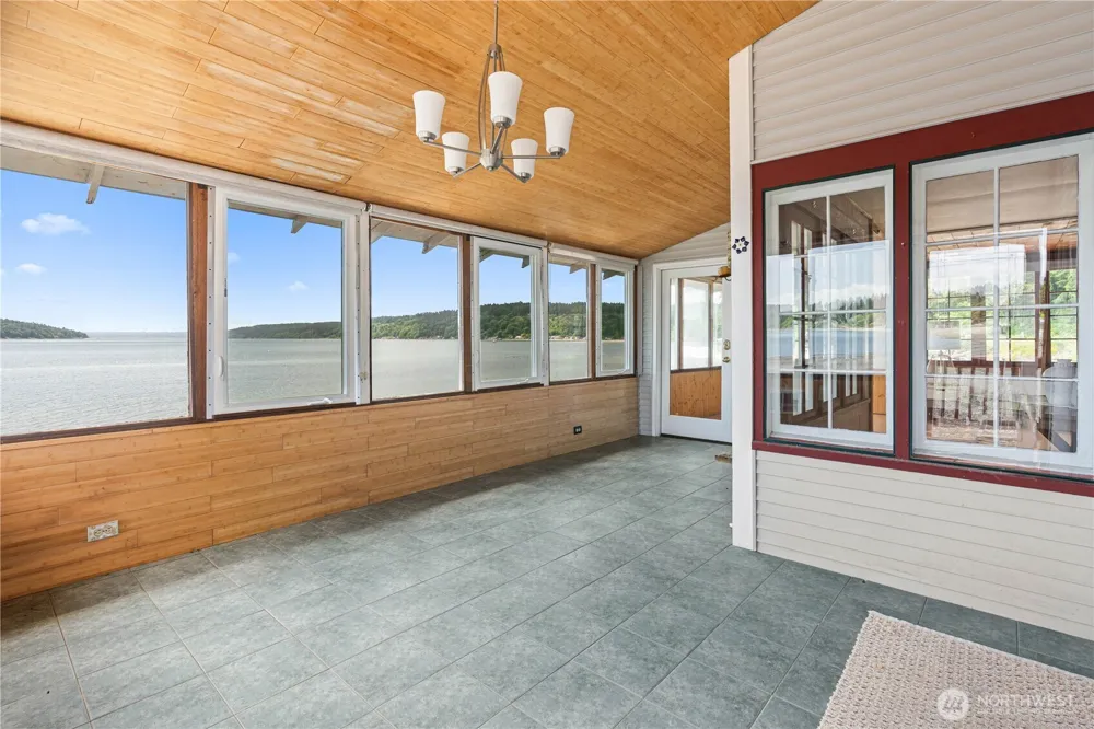 24186 Vashon Highway SW Vashon, WA 98070