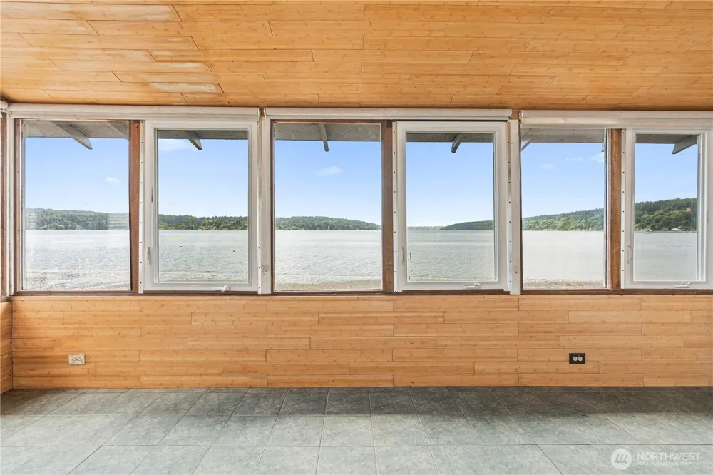 24186 Vashon Highway SW Vashon, WA 98070