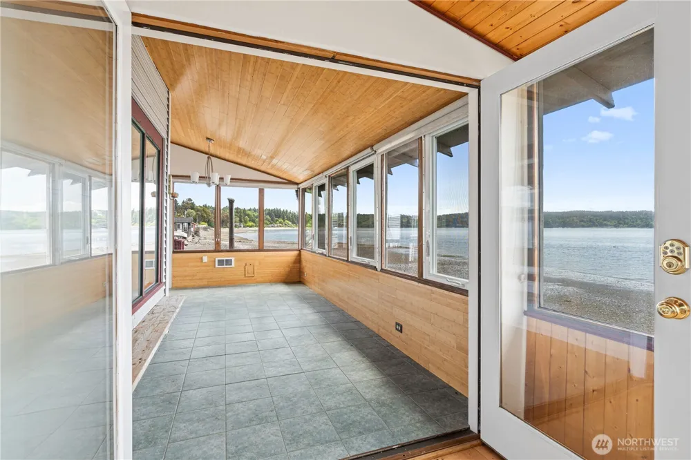 24186 Vashon Highway SW Vashon, WA 98070