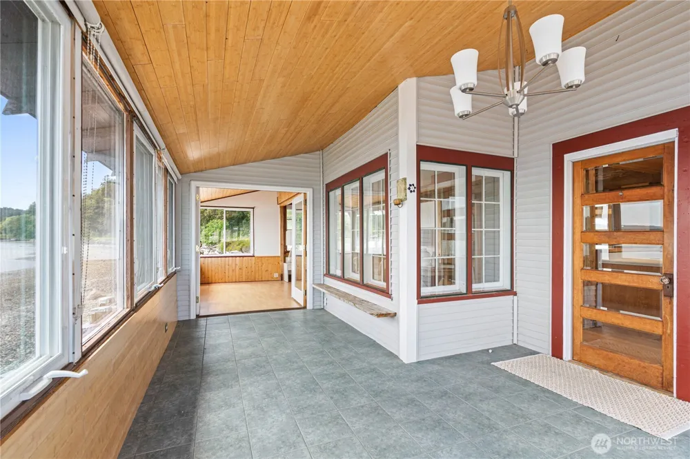 24186 Vashon Highway SW Vashon, WA 98070