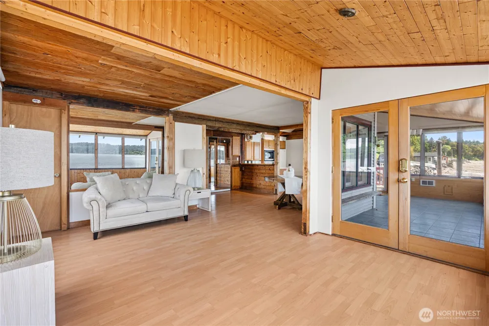 24186 Vashon Highway SW Vashon, WA 98070