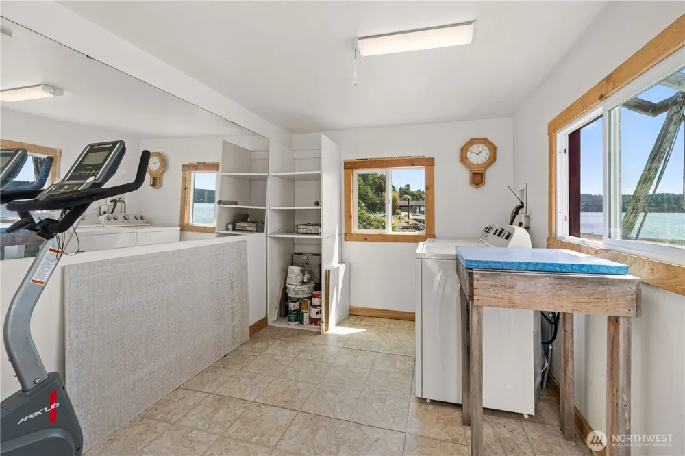 24186 Vashon Highway SW Vashon, WA 98070