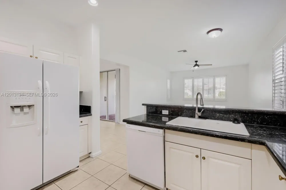 117 Palm Cir Atlantis, FL 33462