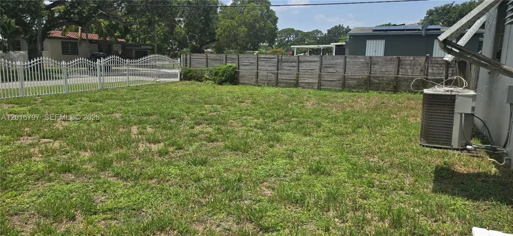 14990 NW 11th Ct Miami, FL 33168