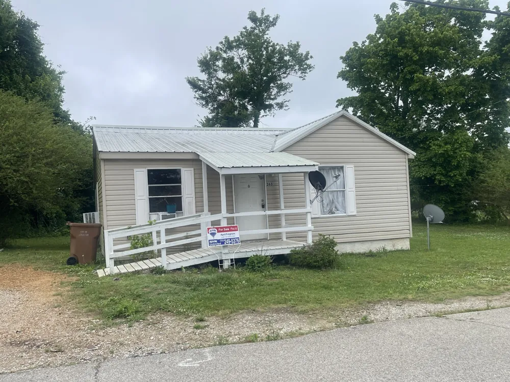 263 Reeves St Lexington, TN 38351