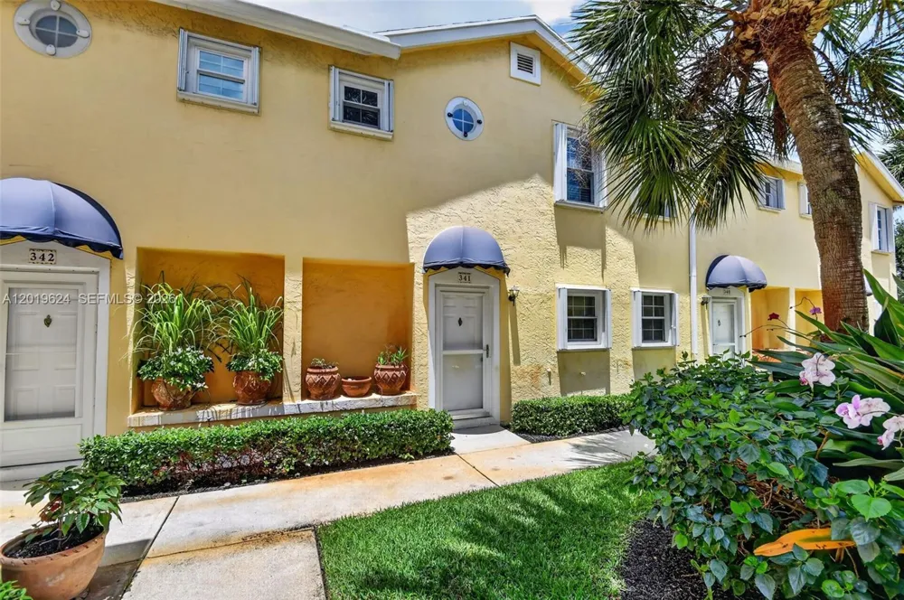 341 Waterside Dr #341 Hypoluxo, FL 33462