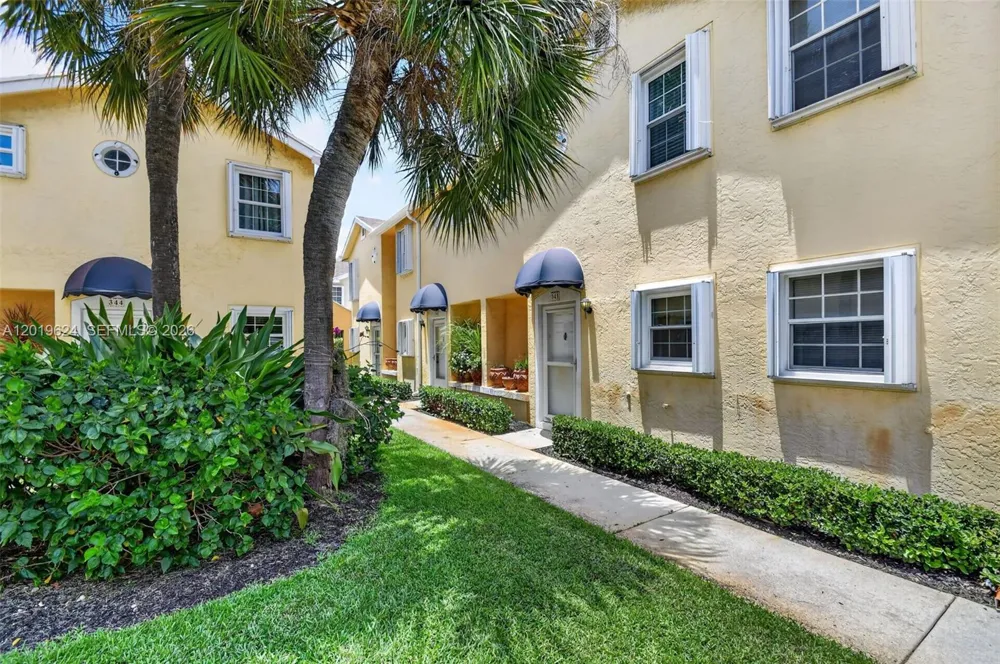 341 Waterside Dr #341 Hypoluxo, FL 33462
