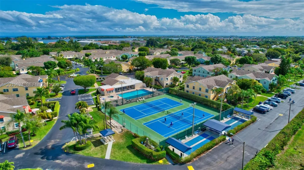 341 Waterside Dr #341 Hypoluxo, FL 33462