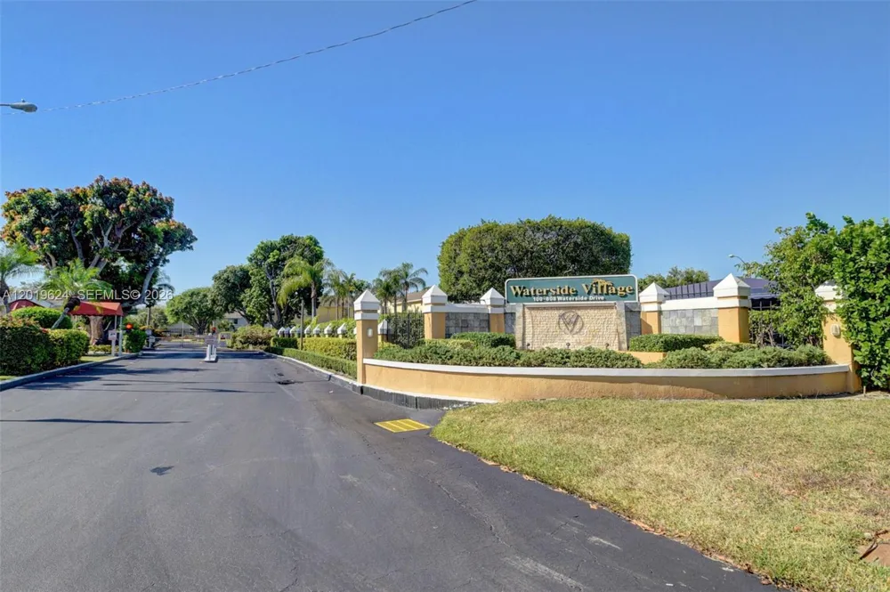 341 Waterside Dr #341 Hypoluxo, FL 33462