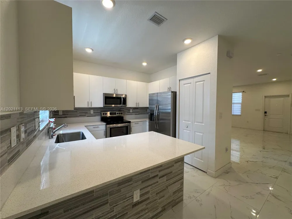 20352 NW 6th Ave Miami Gardens, FL 33169