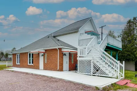 2400 Lakeshore Road