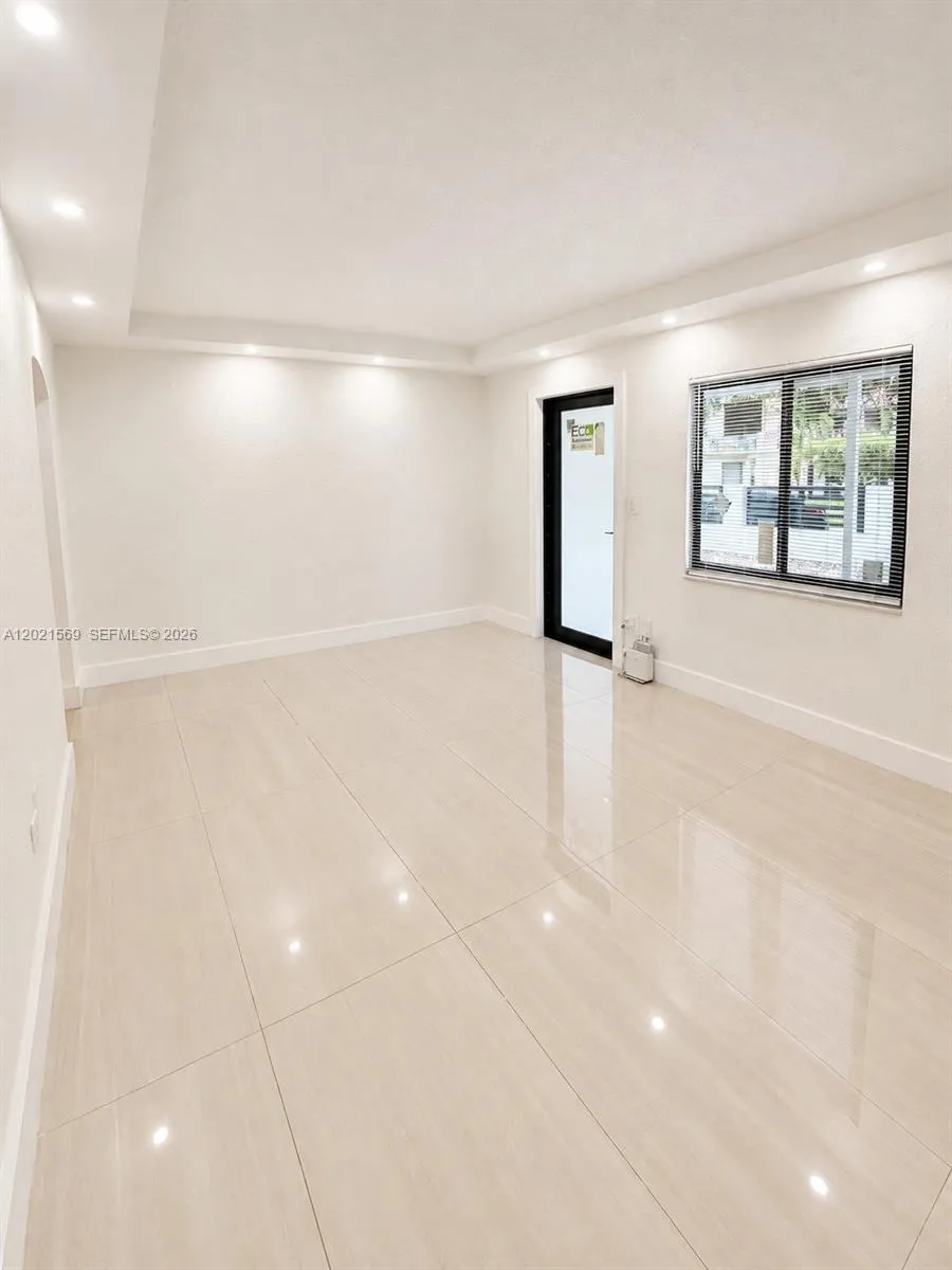 1120 E 6th Ct Hialeah, FL 33010