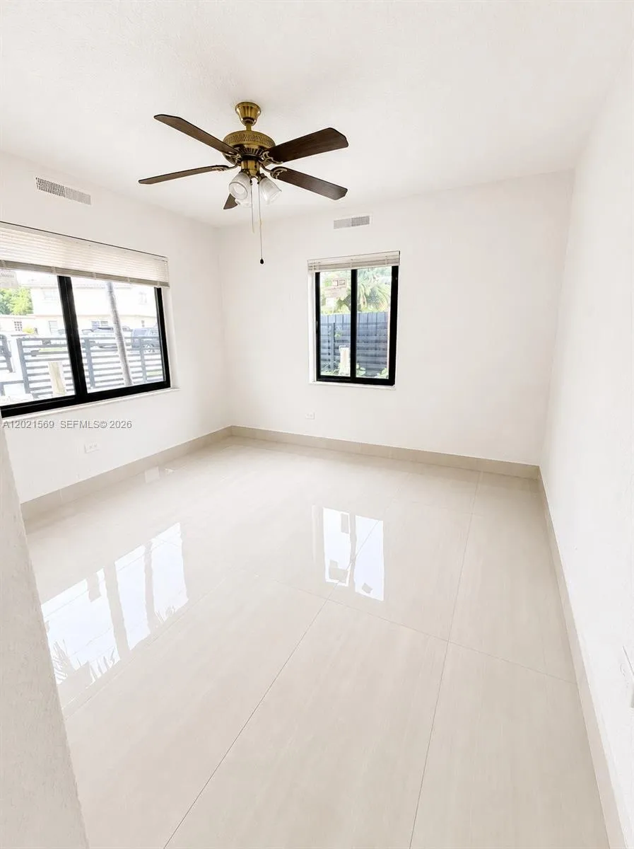 1120 E 6th Ct Hialeah, FL 33010