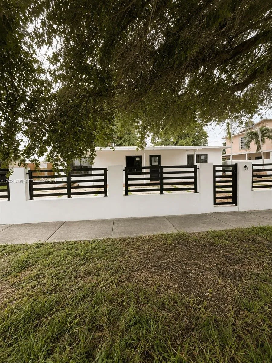 1120 E 6th Ct Hialeah, FL 33010