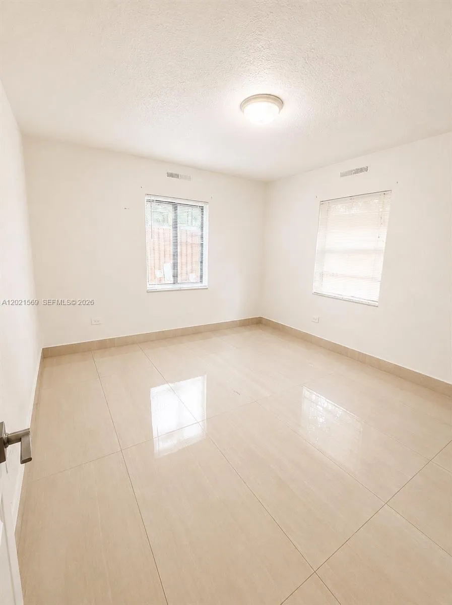 1120 E 6th Ct Hialeah, FL 33010
