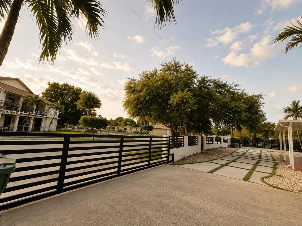 1120 E 6th Ct Hialeah, FL 33010