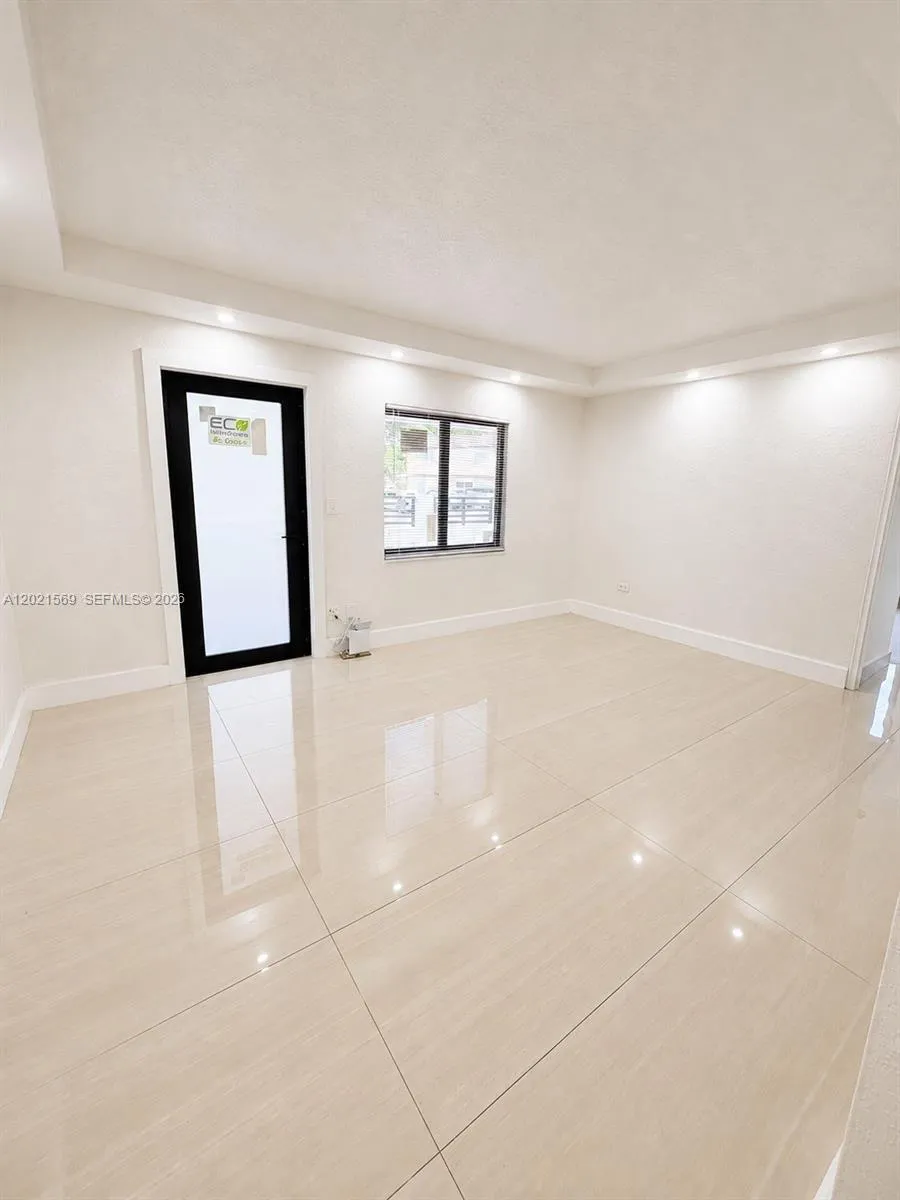 1120 E 6th Ct Hialeah, FL 33010