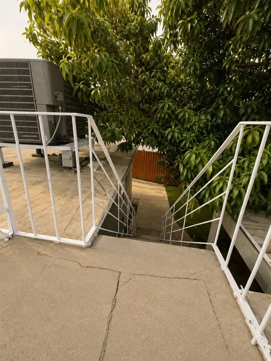 1120 E 6th Ct Hialeah, FL 33010