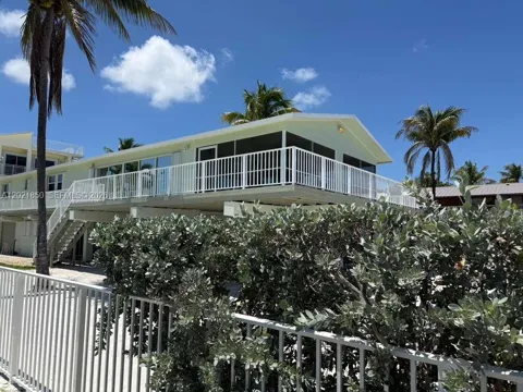 172 Valois Blvd