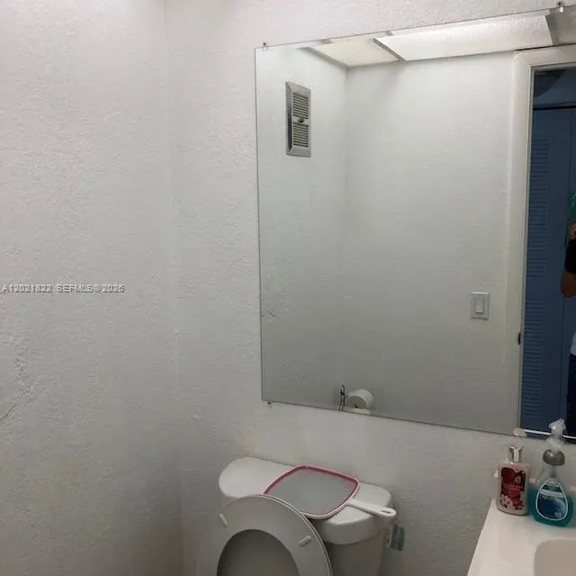 3061 NW 47th Ter #335B Lauderdale Lakes, FL 33313