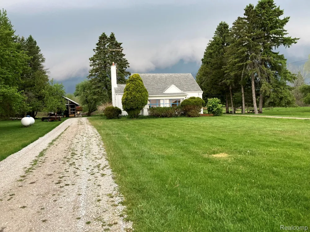 5893 Cribbins Road Kenockee Township, MI 48006