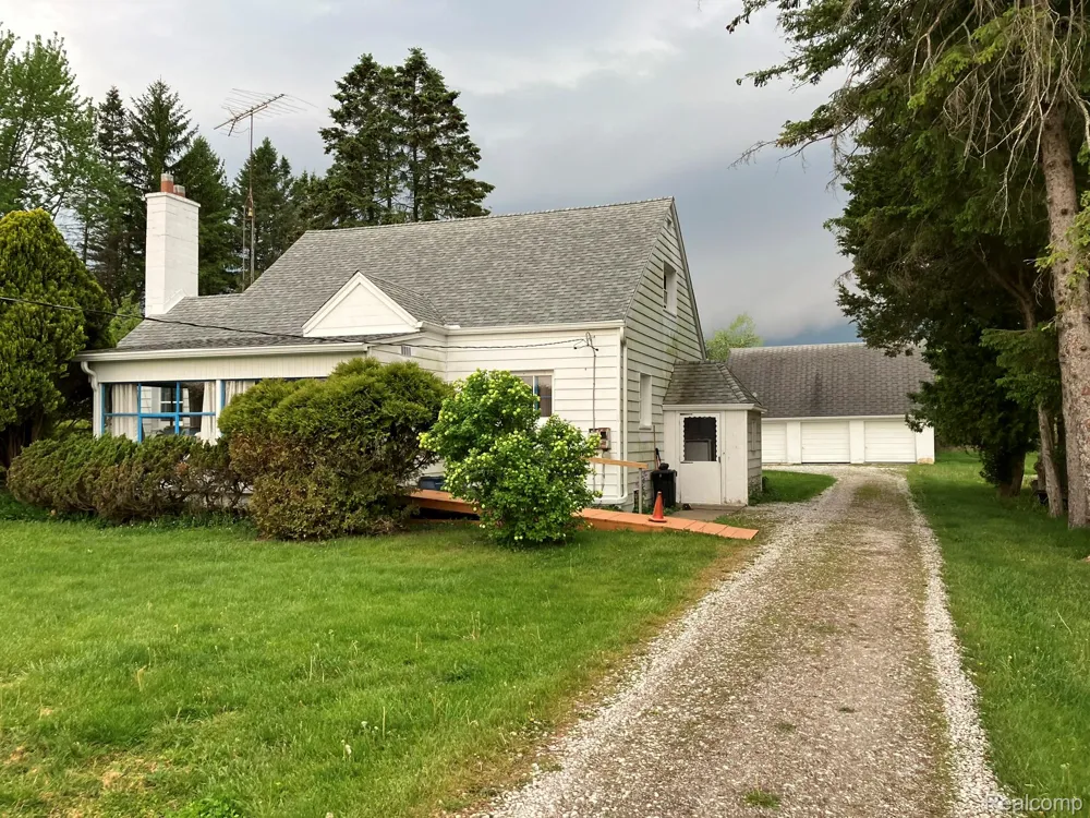 5893 Cribbins Road Kenockee Township, MI 48006