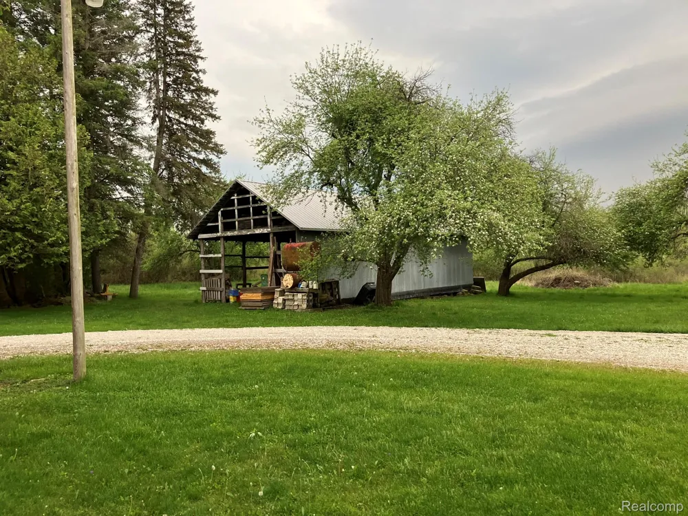 5893 Cribbins Road Kenockee Township, MI 48006