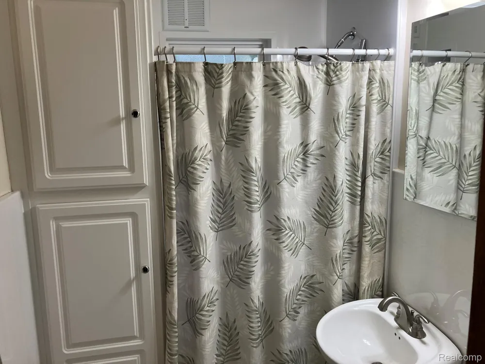 5893 Cribbins Road Kenockee Township, MI 48006