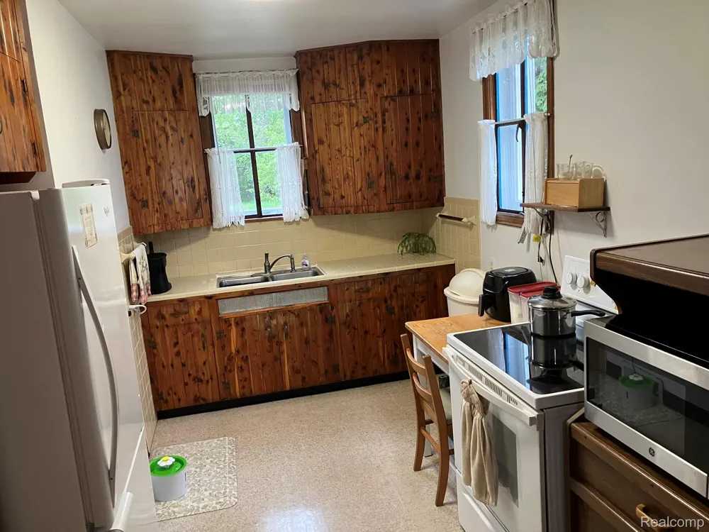 5893 Cribbins Road Kenockee Township, MI 48006
