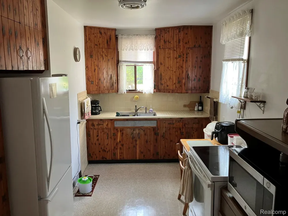 5893 Cribbins Road Kenockee Township, MI 48006